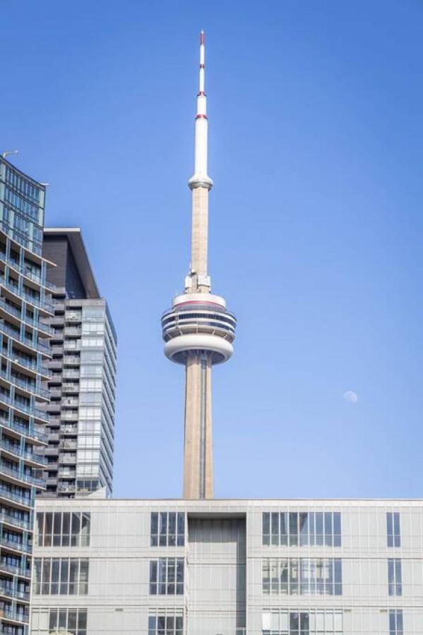 Work From Home With Parking Wifi And Cn Tower View Toronto Exterior foto